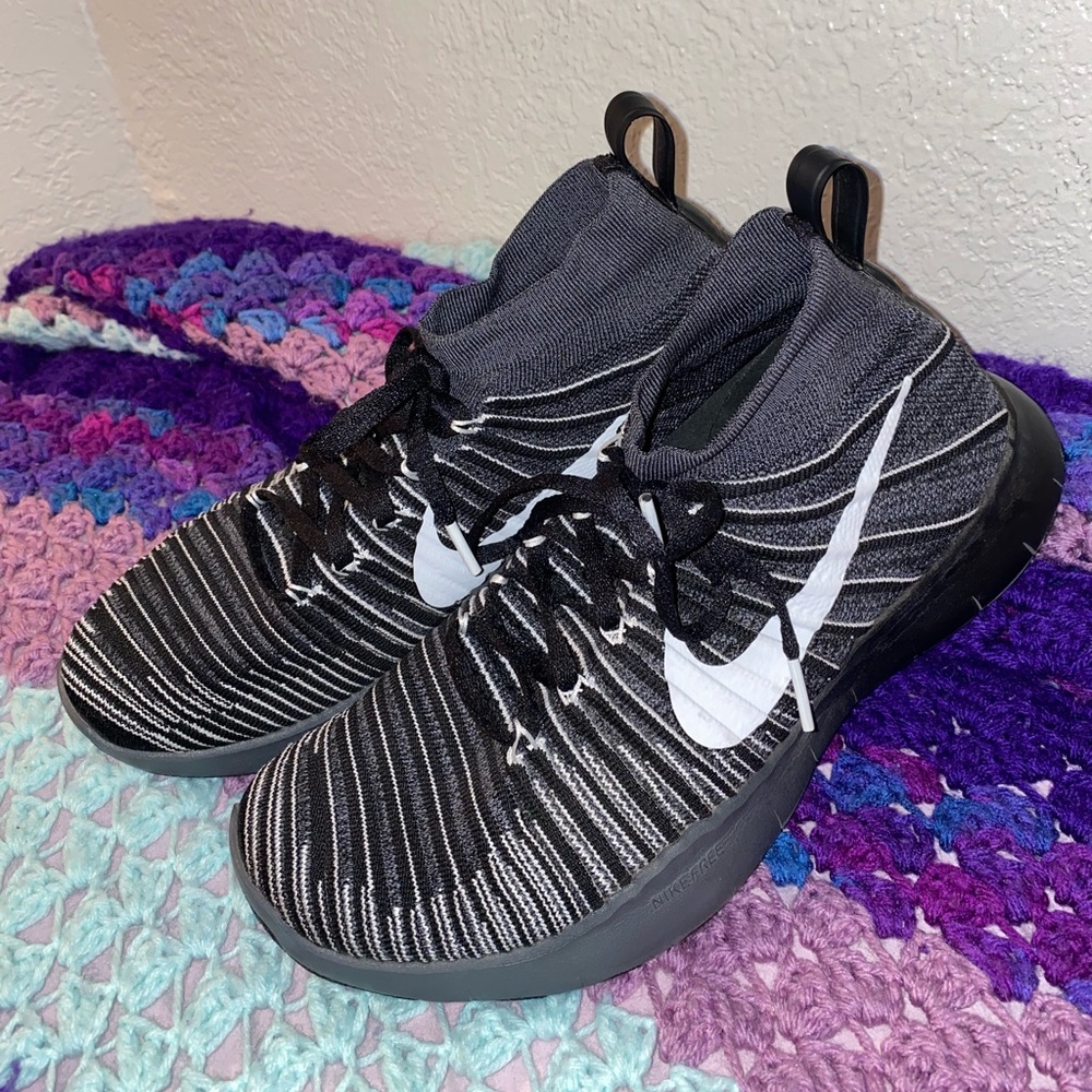 MENS NIKE SNEAKERS